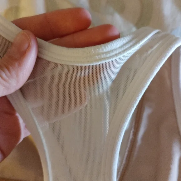 2/$25 Lululemon Deep Breath Bra - Picture 6 of 8